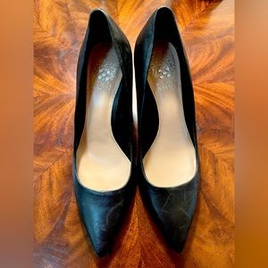 Vince Camuto Classic Leather Black Pumps Size 7.5
